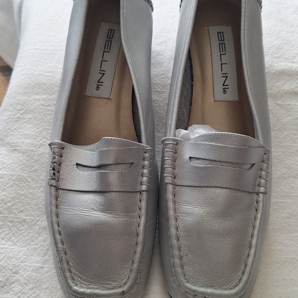 Bellini Silver Leather Loafers | Size 8 | Classic Comfort Flats